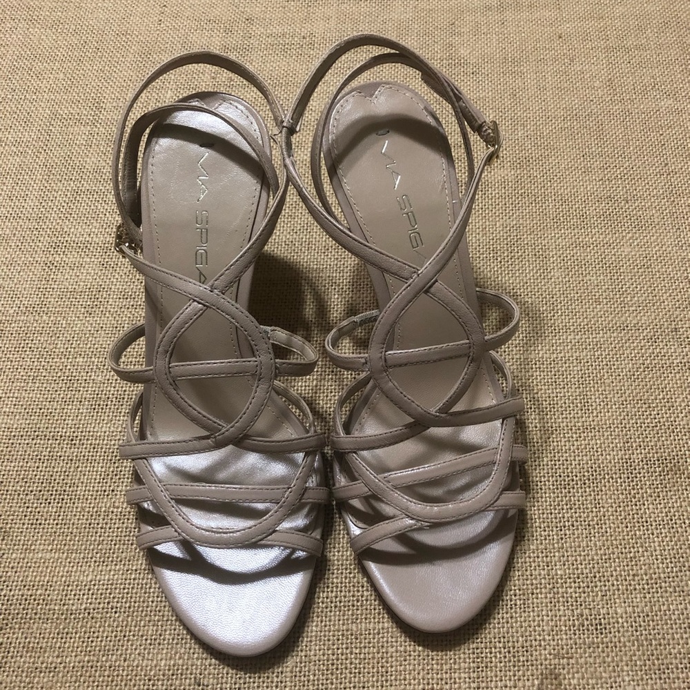 Via Spiga cute sandals.